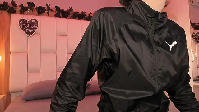 Snapshot of Daphne_And_Roger chatting on 24, 2, 2026 Daphne And Roger online show from 24, 2, 2026