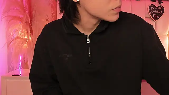 Snapshot of Daphne_And_Roger chatting on 27, 2, 2026 Daphne And Roger online show from 27, 2, 2026