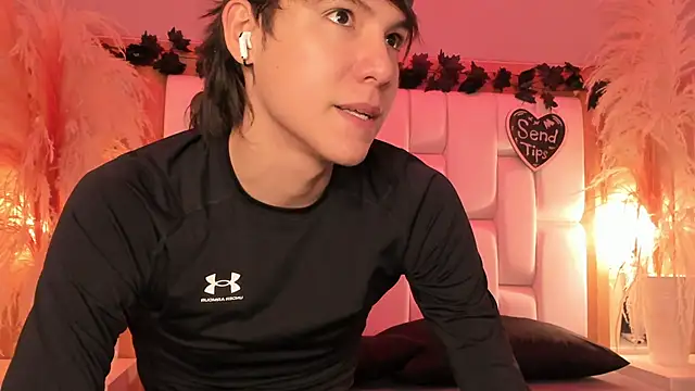 Snapshot of Daphne_And_Roger chatting on 28, 2, 2026 Daphne And Roger online show from 28, 2, 2026