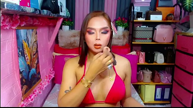 Snapshot of MoniqueCeleste chatting on 14, 10, 2025 MoniqueCeleste online show from 14, 10, 2025