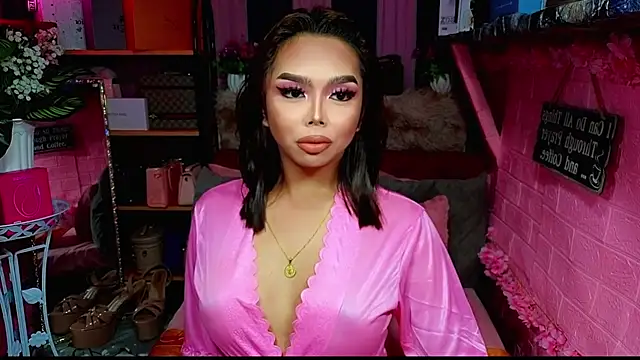 MoniqueCeleste online show from 22, 11, 2025