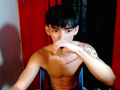Snapshot of urhunky_boy chatting on 13, 5, 2026 urhunky boy online show from 13, 5, 2026