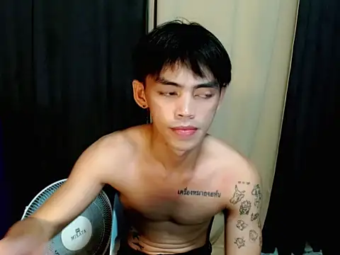 Snapshot of urhunky_boy chatting on 24, 5, 2026 urhunky boy online show from 24, 5, 2026