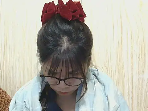 Snapshot of Ori299 chatting on 4, 11, 2025 Ori299 online show from 4, 11, 2025