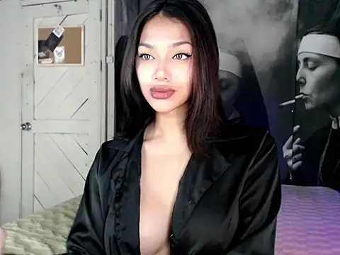 itsmekarinaaa online show from 6, 4, 2026