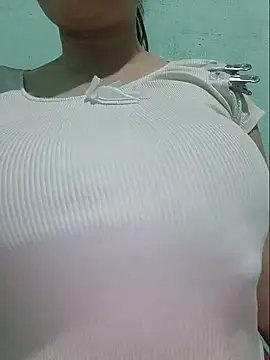 Snapshot of Shiny_Babe chatting on 1, 6, 2026 Shiny Babe online show from 1, 6, 2026