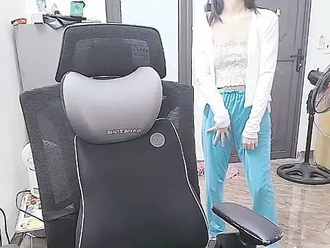 Shulee21 online show from 25, 10, 2025