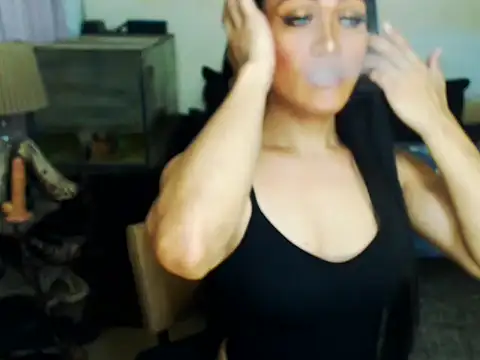 Snapshot of suzie_009 chatting on 4, 12, 2025 suzie 009 online show from 4, 12, 2025