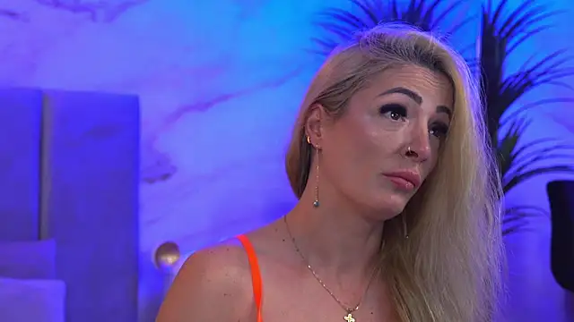 Izabellle02 online show from 9, 4, 2026