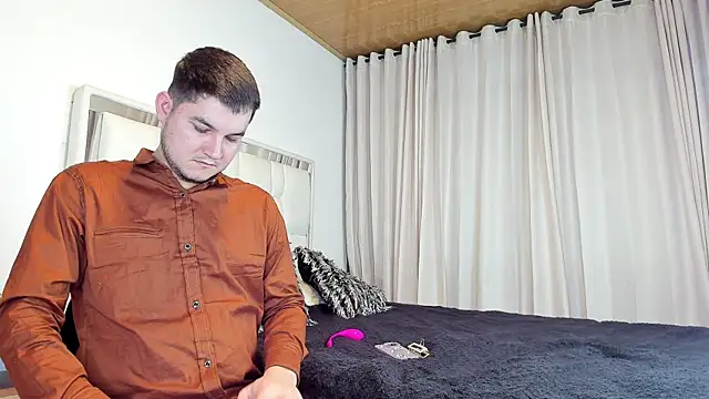 Snapshot of CameronyMartinn chatting on 7, 6, 2026 CameronyMartinn online show from 7, 6, 2026