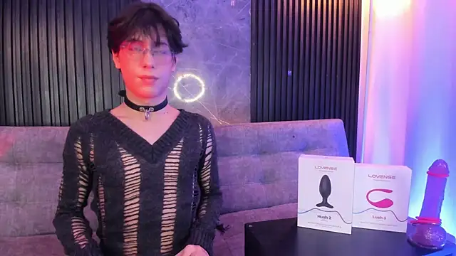 luixdust  online show from 4, 11, 2025