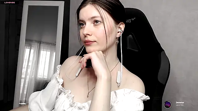 Snapshot of cute_elfy_ chatting on 9, 9, 2025 cute elfy online show from 9, 9, 2025