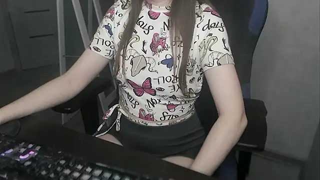 cute elfy  online show from 23, 3, 2026