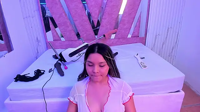 Snapshot of Wonderkloe_ chatting on 24, 5, 2026 Wonderkloe online show from 24, 5, 2026