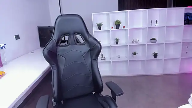 megan bigboobs  online show from 29, 10, 2025