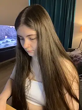 Snapshot of Lovely_Waifu chatting on 6, 5, 2026 Lovely Waifu online show from 6, 5, 2026