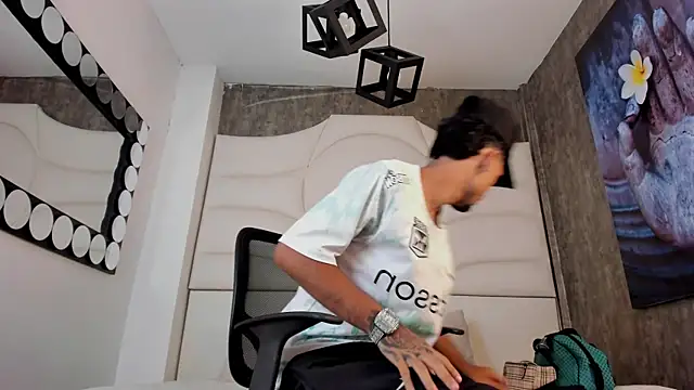 Thiagoferreti online show from 4, 10, 2025