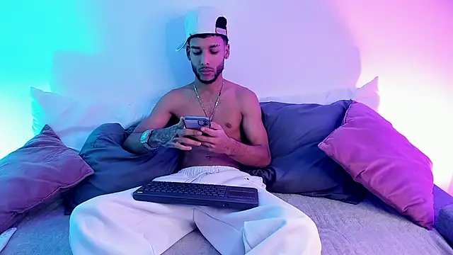 Thiagoferreti online show from 26, 6, 2026