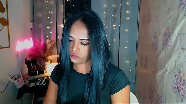 Lorainnelustts online show from 18, 2, 2026