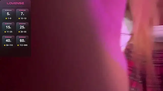 Snapshot of sof1a_blondie chatting on 14, 9, 2025 sof1a blondie online show from 14, 9, 2025