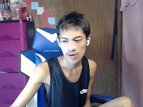 Snapshot of riks_tyler chatting on 17, 7, 2026 riks tyler online show from 17, 7, 2026