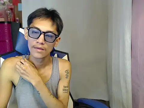 Snapshot of riks_tyler chatting on 28, 7, 2026 riks tyler online show from 28, 7, 2026
