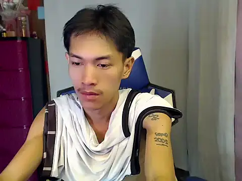Snapshot of riks_tyler chatting on 6, 8, 2026 riks tyler online show from 6, 8, 2026