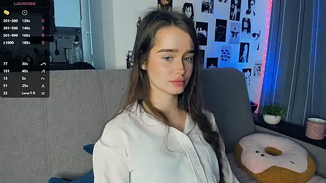 Snapshot of lovelyalivia chatting on 5, 11, 2025 lovelyalivia online show from 5, 11, 2025