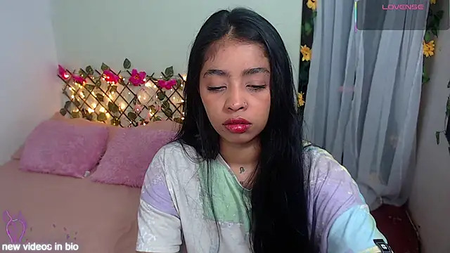 Snapshot of Angie_Lee01 chatting on 18, 9, 2025 Angie Lee01 online show from 18, 9, 2025