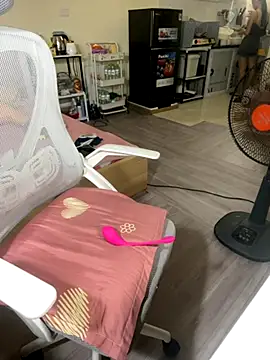 Snapshot of Mina048 chatting on 16, 9, 2025 Mina048 online show from 16, 9, 2025