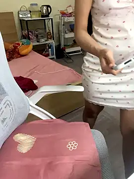 Snapshot of Mina048 chatting on 25, 9, 2025 Mina048 online show from 25, 9, 2025