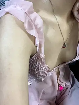 Snapshot of Mina048 chatting on 5, 10, 2025 Mina048 online show from 5, 10, 2025