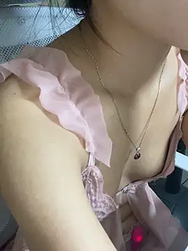 Snapshot of Mina048 chatting on 6, 10, 2025 Mina048 online show from 6, 10, 2025