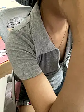 Snapshot of Mina048 chatting on 11, 10, 2025 Mina048 online show from 11, 10, 2025