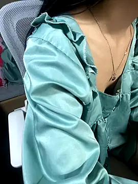 Snapshot of Mina048 chatting on 21, 11, 2025 Mina048 online show from 21, 11, 2025