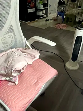 Snapshot of Mina048 chatting on 29, 11, 2025 Mina048 online show from 29, 11, 2025