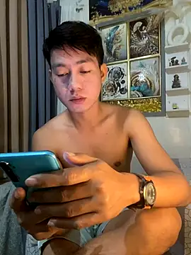 Snapshot of xshyboyx chatting on 13, 9, 2025 xshyboyx online show from 13, 9, 2025