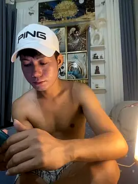 Snapshot of xshyboyx chatting on 15, 10, 2025 xshyboyx online show from 15, 10, 2025