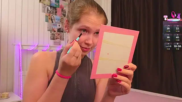 BeatrixCarIeton online show from 5, 11, 2025