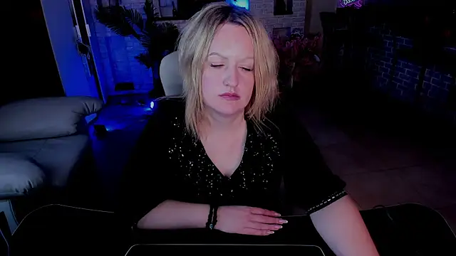 MariemLui online show from 7, 11, 2025