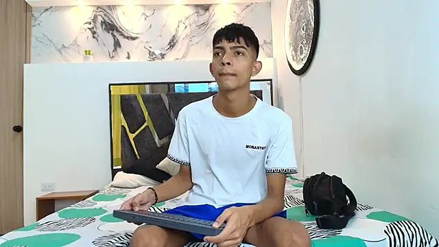 PRETTY SEX1 online show from 4, 10, 2025