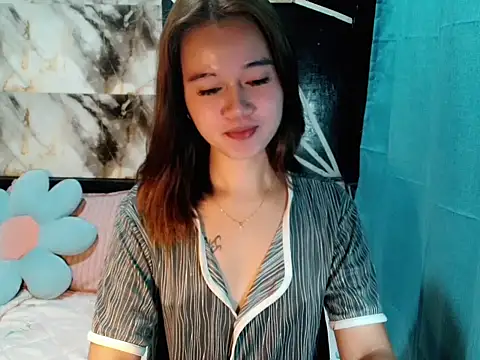 Snapshot of urgirl_mikah chatting on 3, 12, 2025 urgirl mikah online show from 3, 12, 2025