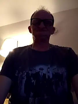 Snapshot of VaryingSundries chatting on 12, 4, 2026 VaryingSundries online show from 12, 4, 2026