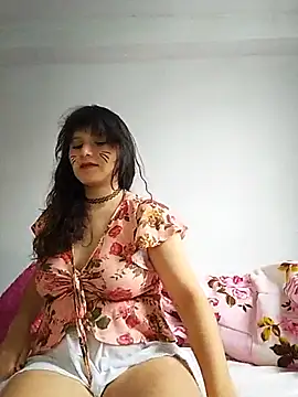 coralineruso online show from 21, 9, 2025