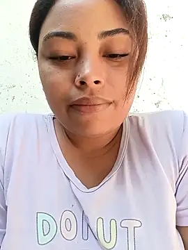 Snapshot of Naomi-Summer chatting on 12, 11, 2025 Naomi-Summer online show from 12, 11, 2025