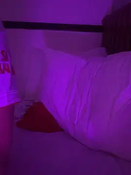 boyhigh1997 online show from 28, 9, 2025