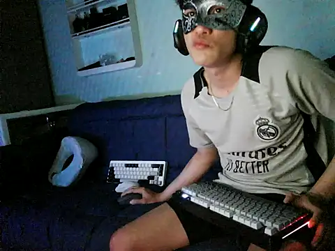 boyhigh1997 online show from 19, 3, 2026