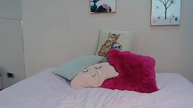 Snapshot of zooombee chatting on 23, 9, 2025 zooombee online show from 23, 9, 2025