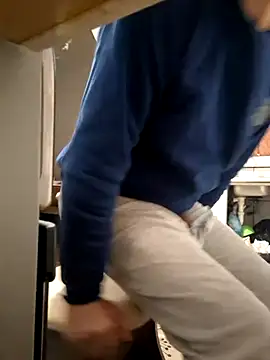 Snapshot of hugecock4u1990 chatting on 27, 10, 2025 hugecock4u1990 online show from 27, 10, 2025