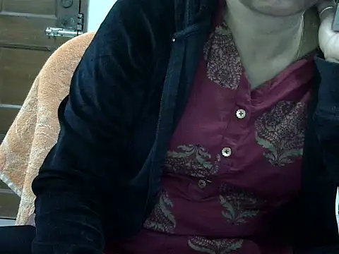 CHAMELI4747 online show from 16, 12, 2025